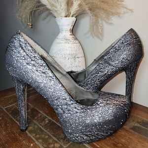 Qupid Metallic Heels -‎ Size 8.5